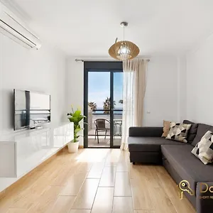 Cozy With Sea View And Private Parking In , Fuengirola España